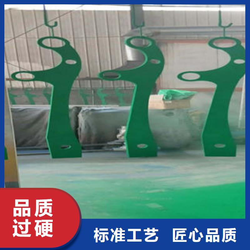 道路護(hù)欄道路隔離欄桿用心制造產(chǎn)地源頭好貨