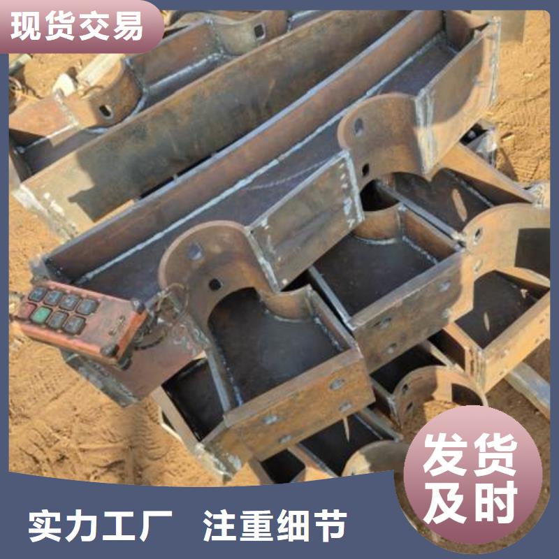 不銹鋼復(fù)合管鍍鋅波形護(hù)欄可接急單老客戶鐘愛