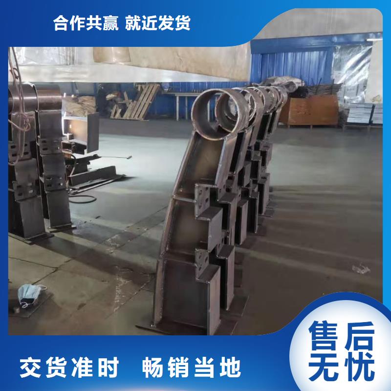 燈光護(hù)欄高速公路橋梁護(hù)欄專注品質(zhì)來(lái)圖來(lái)樣定制