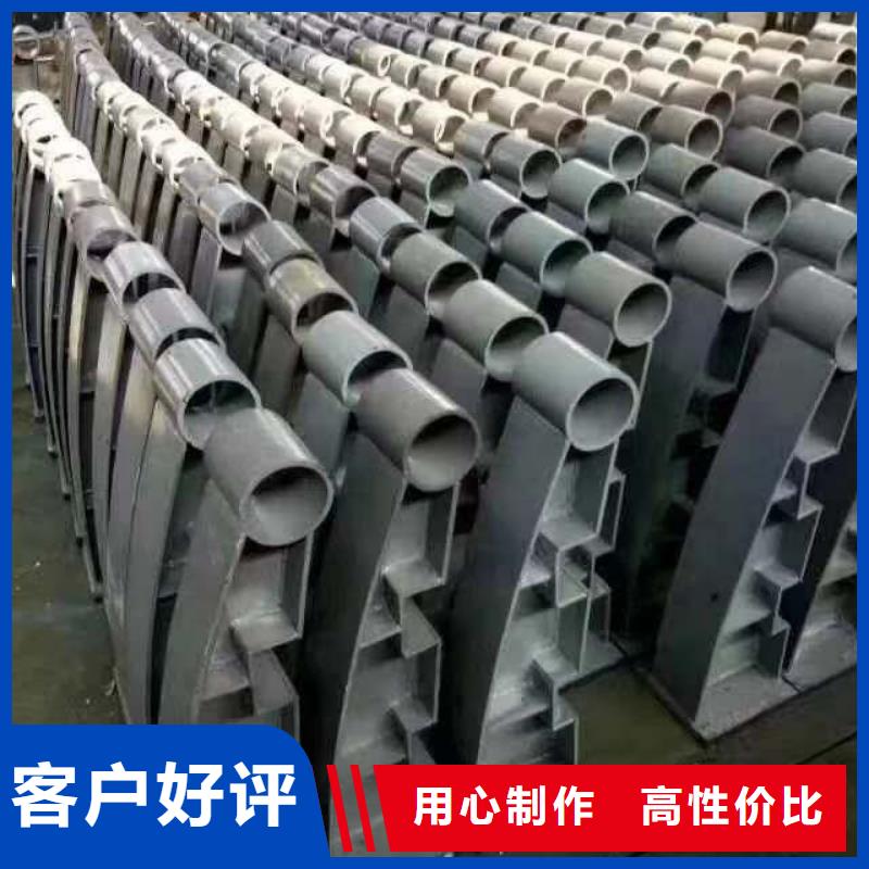 道路防撞護(hù)欄訂做廠家廠家大量現(xiàn)貨