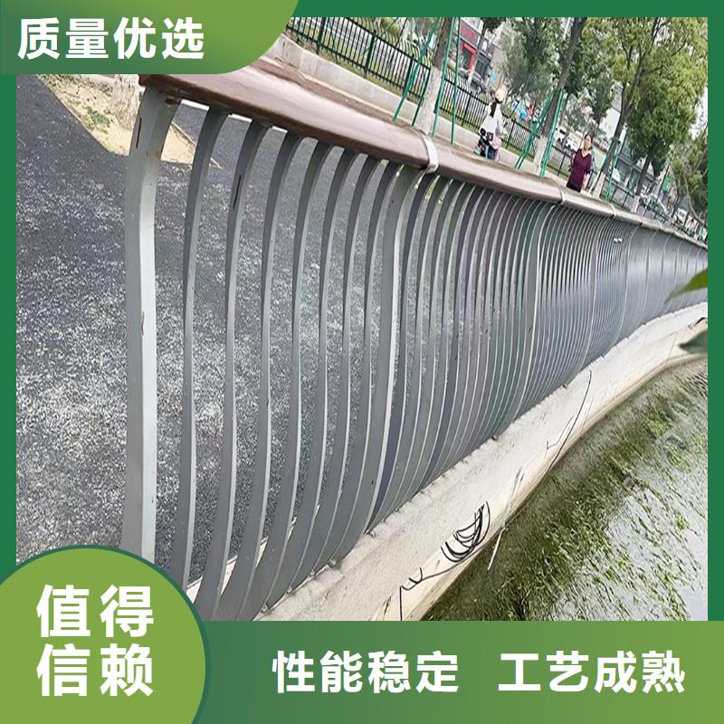 Q355B橋梁護(hù)欄廠家精工制作橋梁防撞護(hù)欄快捷的物流配送