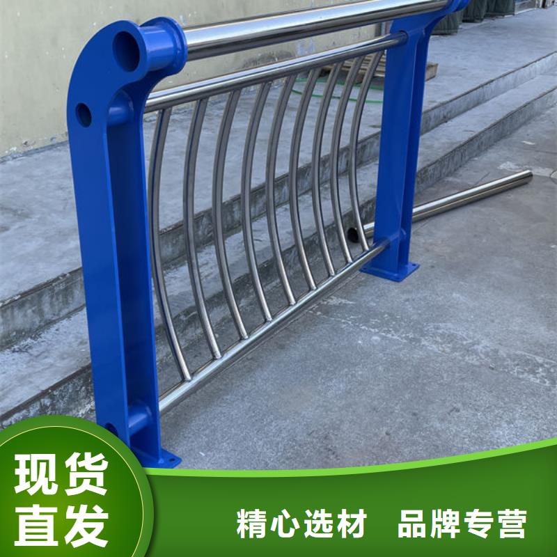 公路護欄廠家生產(chǎn)加工款式多樣