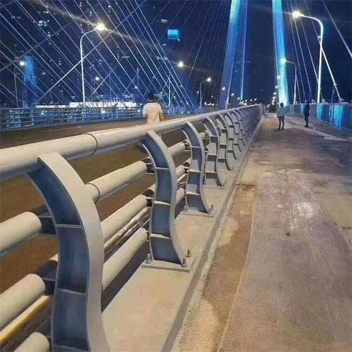 公路兩側(cè)柵欄優(yōu)品