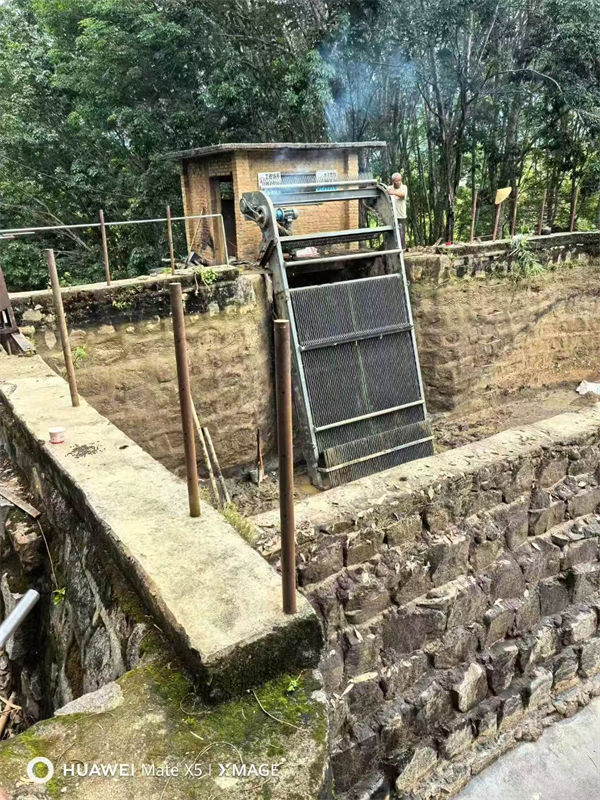 清污機(jī)雨水不銹鋼格柵除污機(jī)好產(chǎn)品不怕比