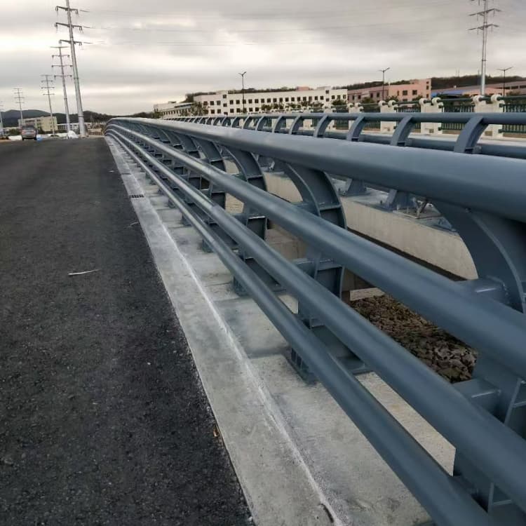 不锈钢护栏高铁护栏批发商