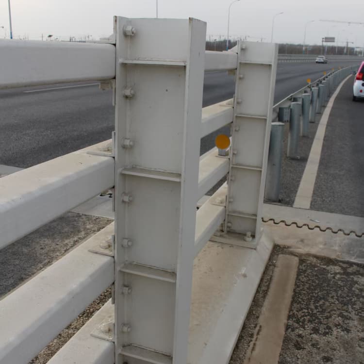 护栏防撞护栏质优价保