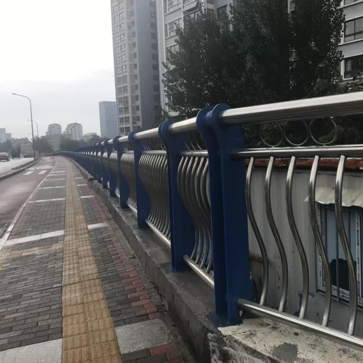 不锈钢护栏防撞护栏真实拍摄品质可靠