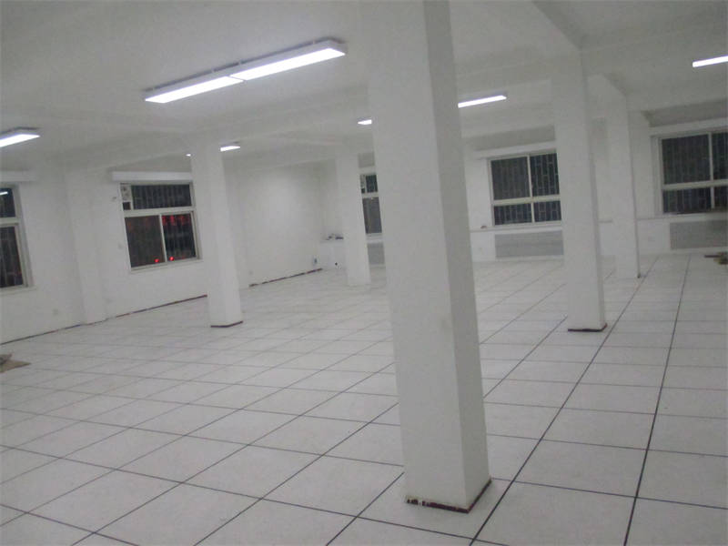 防静电地板直铺式性PVC防静电地板现货快速采购