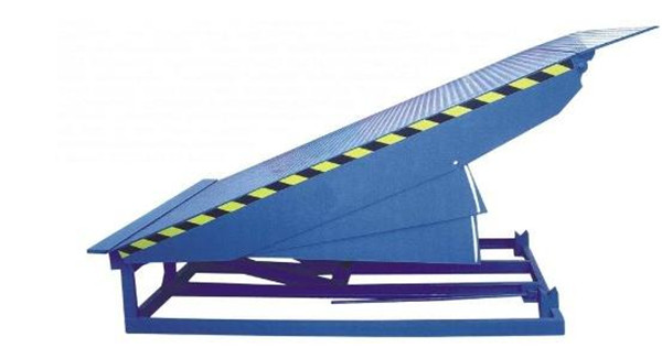 高空作業(yè)平臺廠家直供