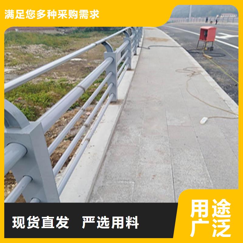 蓝色钢板护栏立柱焊接牢固值得信赖