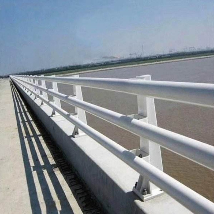 橋梁護(hù)欄不銹鋼河道護(hù)欄好產(chǎn)品不怕比