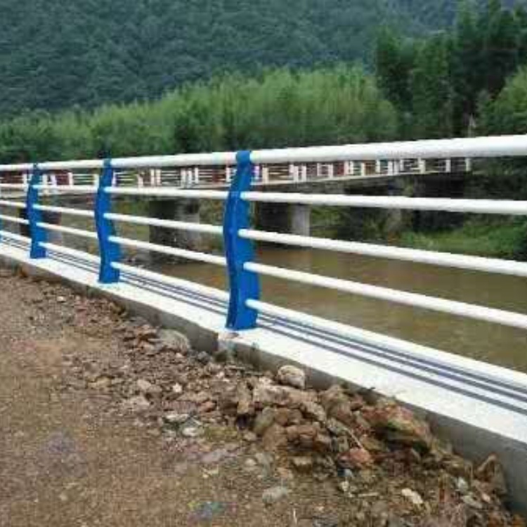 橋梁護(hù)欄304不銹鋼復(fù)合管護(hù)欄信譽(yù)至上