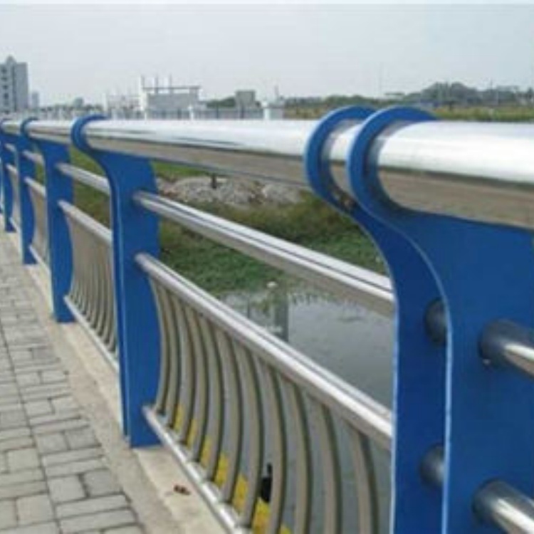 不銹鋼護(hù)欄橋梁外部護(hù)欄質(zhì)量層層把關(guān)
