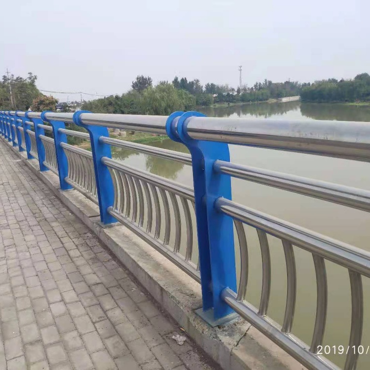 不銹鋼護欄橋梁防撞護欄可定制
