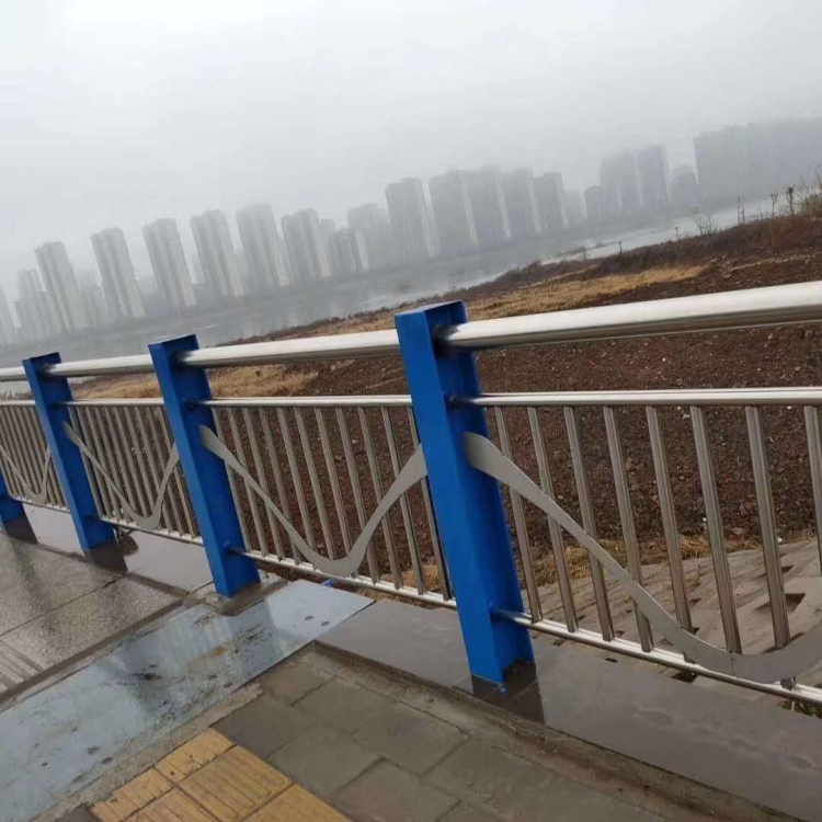 道路護欄馬路橋梁防撞欄桿今日價格
