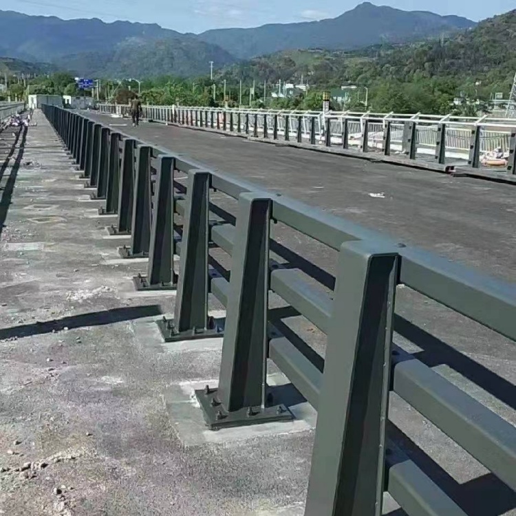 景觀護欄噴漆圓管防撞護欄優(yōu)質(zhì)原料