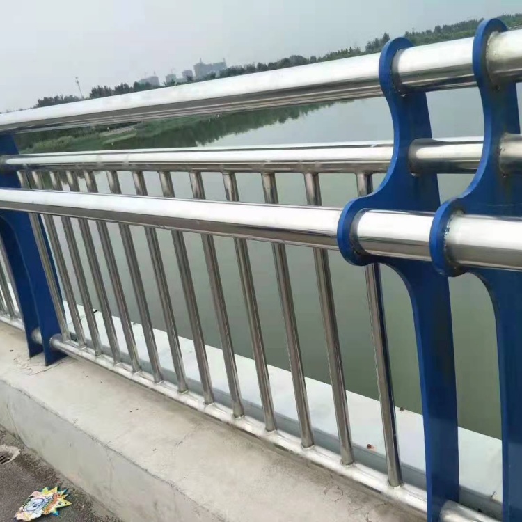 景觀護(hù)欄天橋不銹鋼護(hù)欄行業(yè)優(yōu)選