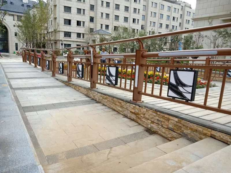 燈光護(hù)欄批發(fā)商
