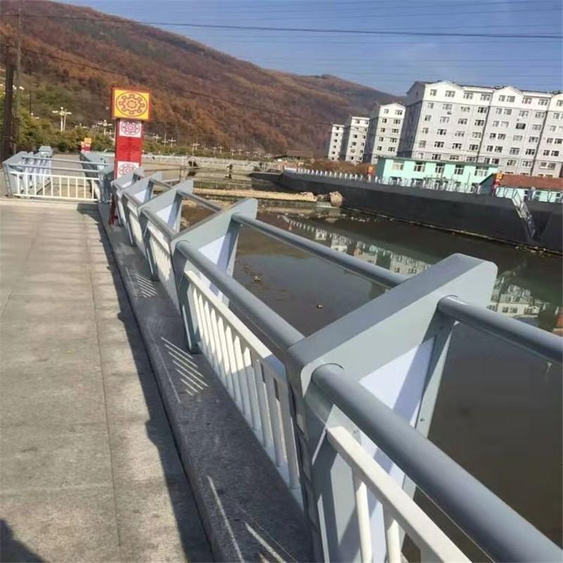 燈光護(hù)欄分類和特點(diǎn)