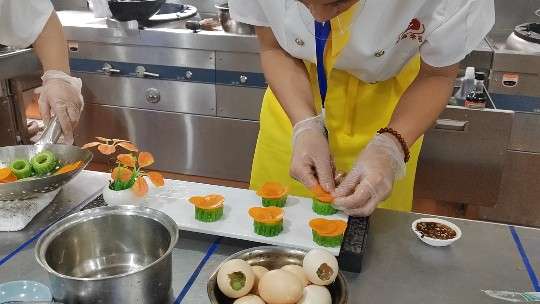 包分配的厨师学校虎振厨师学费