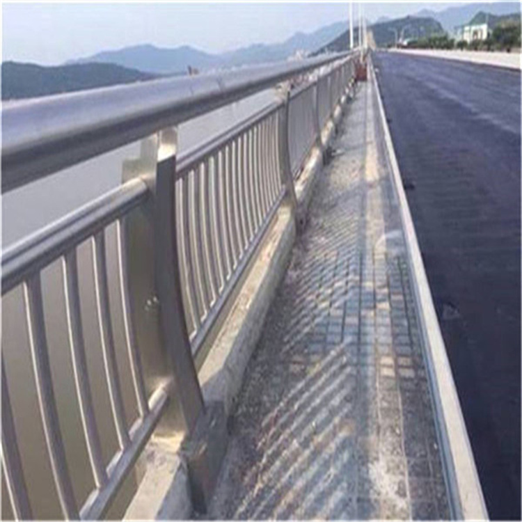 桥梁河道道路护栏制造厂家当地生产厂家