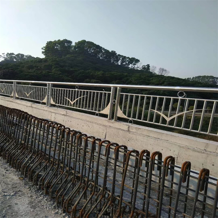 防撞护栏护栏怎么计费当地公司