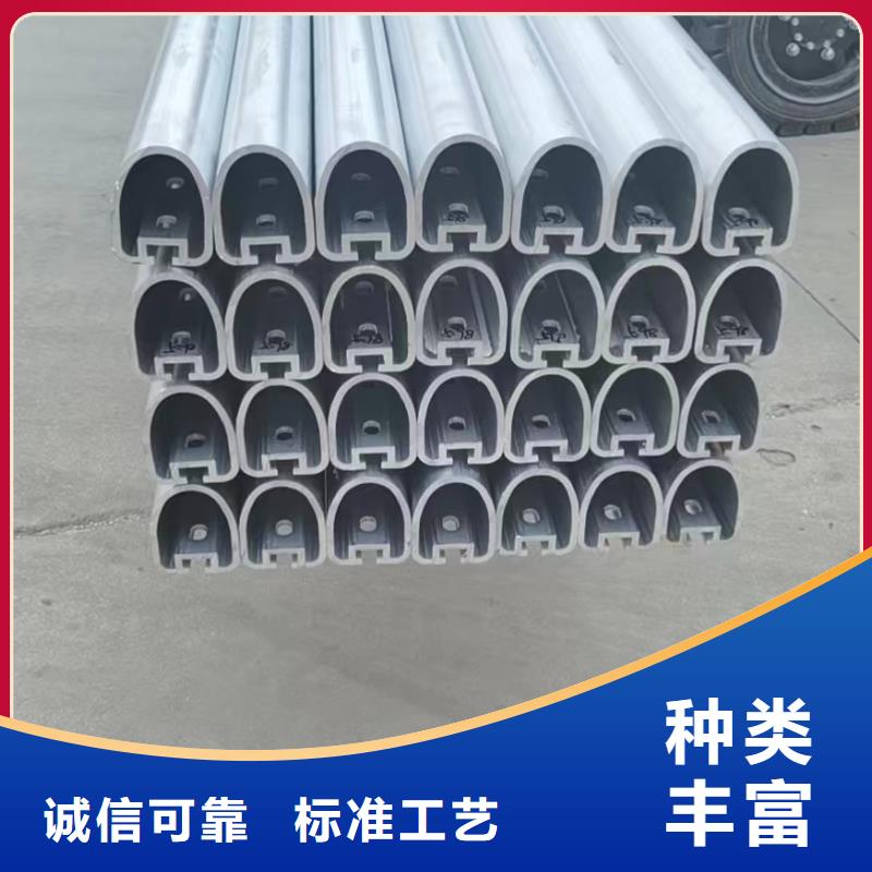 橋梁防撞護欄專業(yè)配送大量現貨