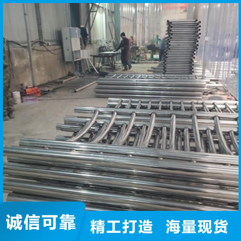 重信譽304不銹鋼碳素鋼復(fù)合管供應(yīng)廠家專業(yè)生產(chǎn)設(shè)備