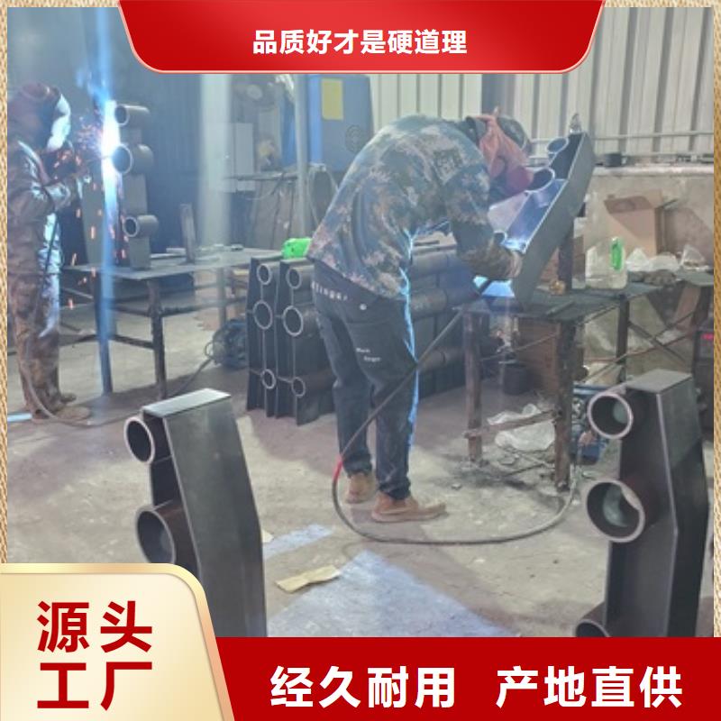 靠譜的四橫梁防撞欄桿基地用心做產(chǎn)品