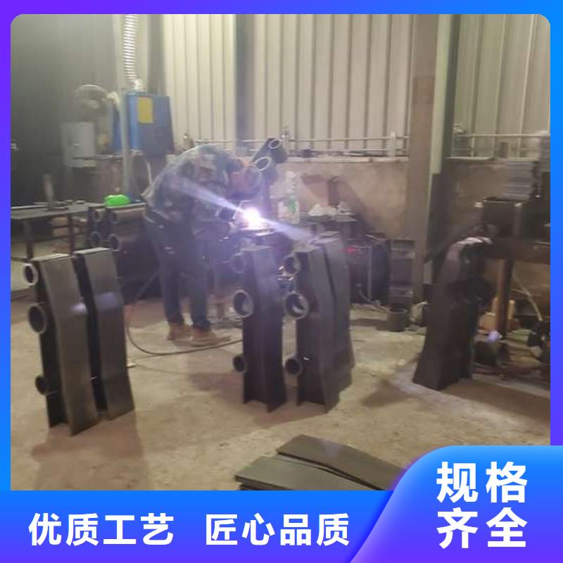 不銹鋼復(fù)合管人行道護(hù)欄好口碑您想要的我們都有