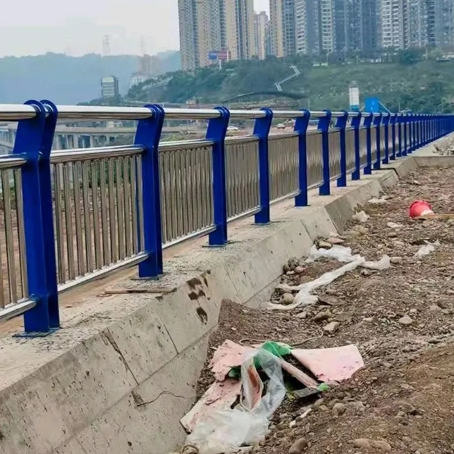 護(hù)欄_201不銹鋼復(fù)合管廠家直銷售后完善