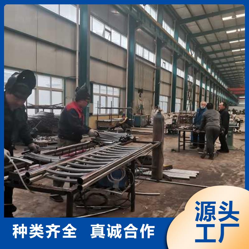 聚晟護(hù)欄制造有限公司河道防護(hù)欄桿可按時(shí)交貨