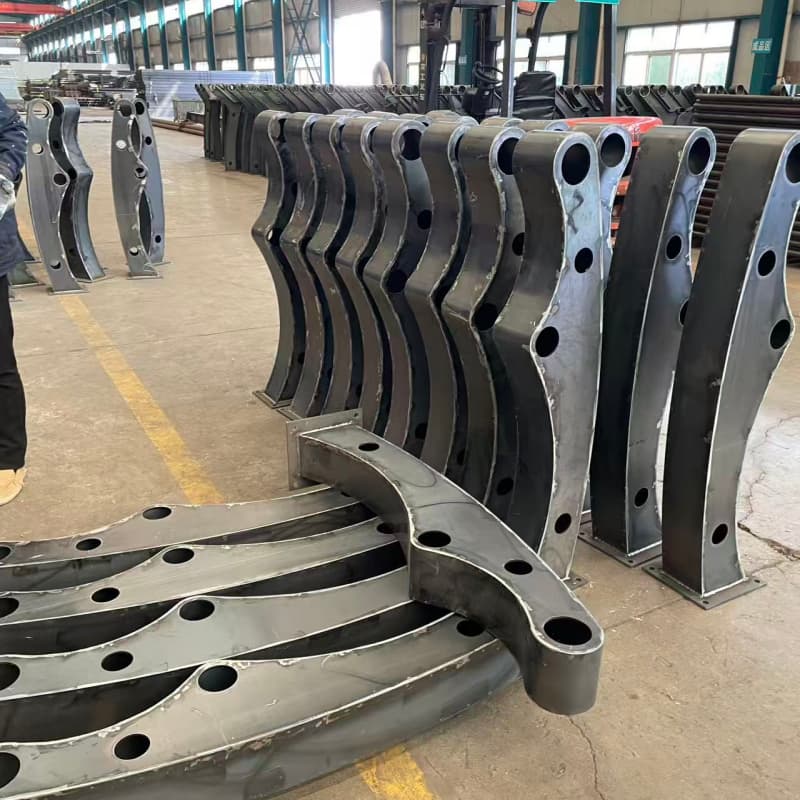 桥梁护栏防撞栏杆源头厂家经验丰富