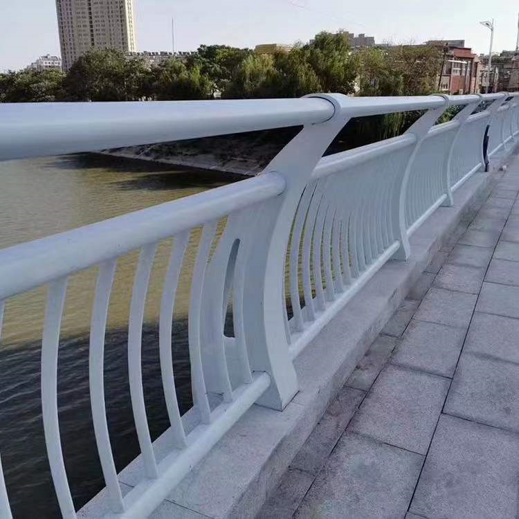 護(hù)欄道路護(hù)欄廠家工藝先進(jìn)