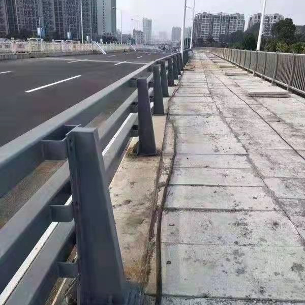  护栏一周内发货
