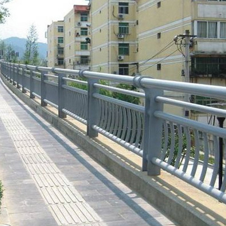 用戶認(rèn)可的防撞欄桿廠家
