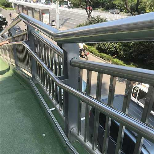 用戶認(rèn)可的防撞欄桿廠家