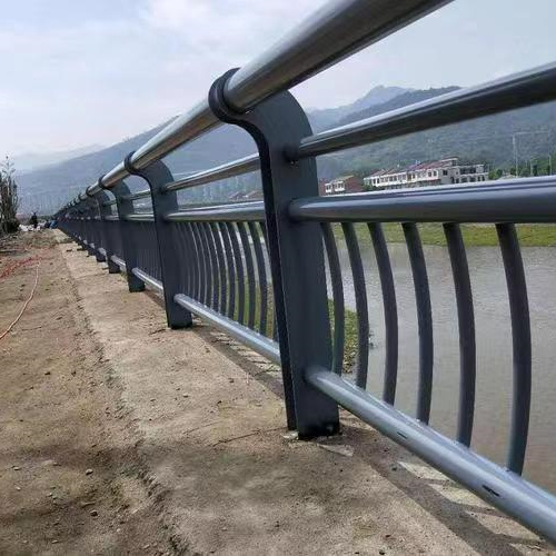 護(hù)欄,防撞護(hù)欄廠精工打造