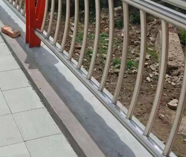  护栏用心做好每一件产品