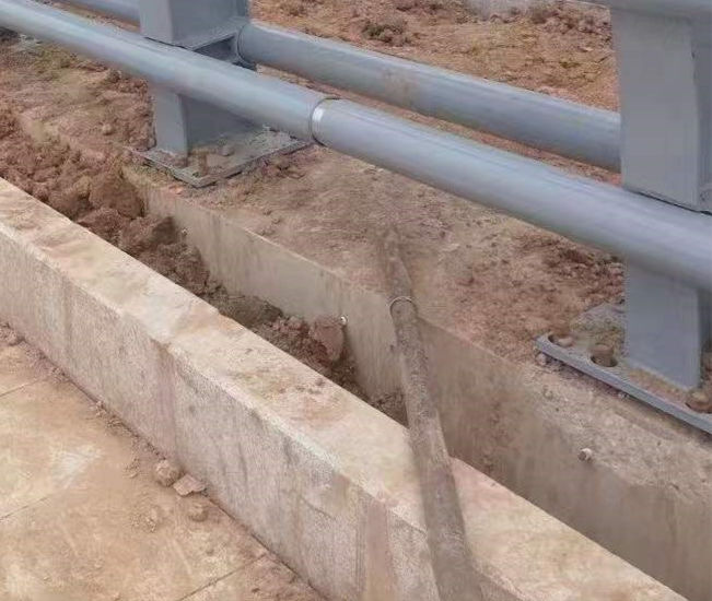 护栏 防撞护栏立柱产地直供