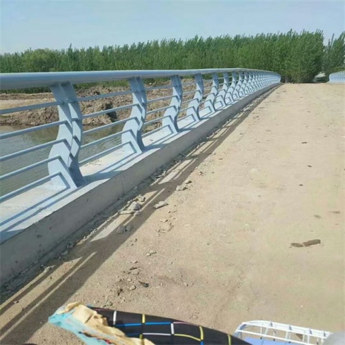 SS級防撞欄桿廠家規(guī)格齊全