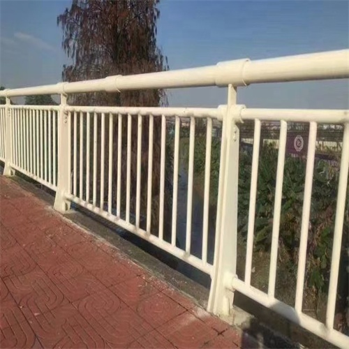不銹鋼橋梁防撞護(hù)欄_[匯星達(dá)護(hù)欄工程有限公司]