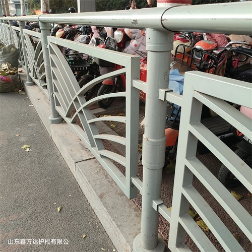 護(hù)欄不銹鋼欄桿品質(zhì)服務(wù)