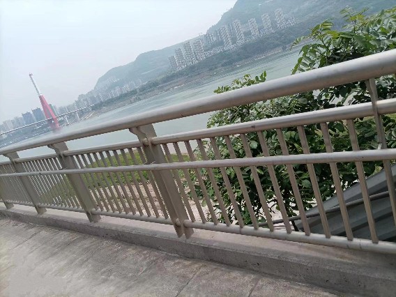不銹鋼復(fù)合管工廠現(xiàn)貨供應(yīng)