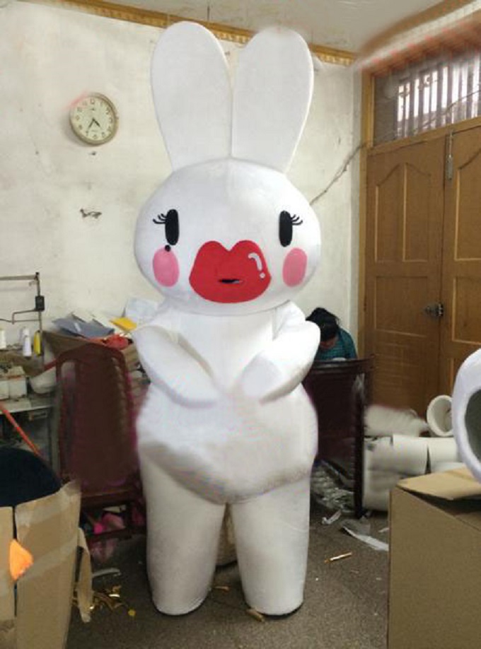 经典人偶服装定制厂家,人穿玩偶服质地良