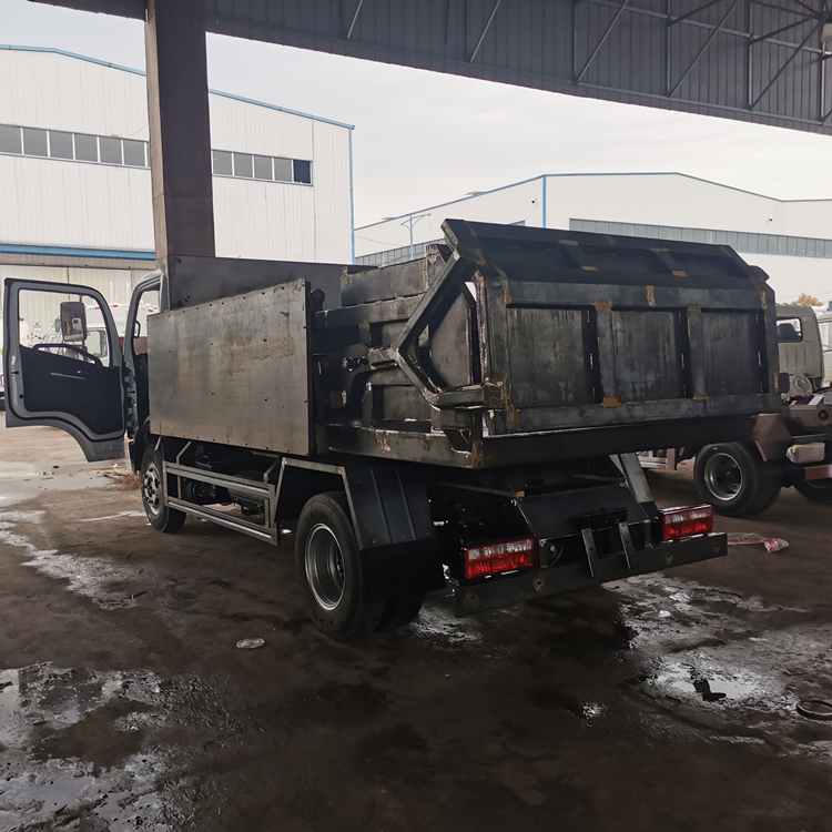?養(yǎng)豬場拉豬糞糞渣清理車優(yōu)選10方糞肥糞污清理車報價當(dāng)?shù)胤?wù)商