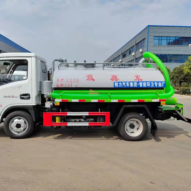 環(huán)??萍?0方豬場(chǎng)糞肥收集車施工團(tuán)隊(duì)