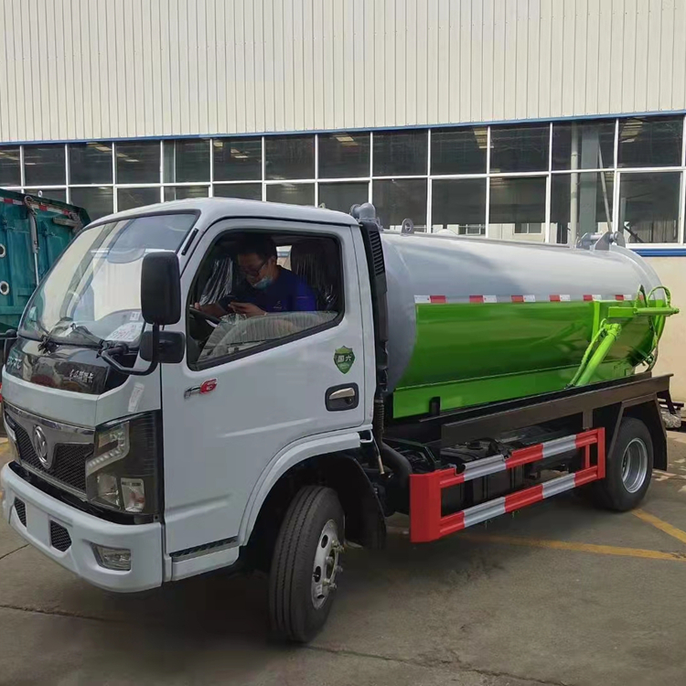 專門裝載15噸豬糞轉(zhuǎn)運車糞肥收集車現(xiàn)貨價格嚴格把關質(zhì)量放心