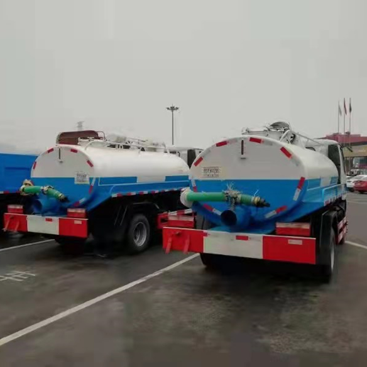 環(huán)保無(wú)滴汛10噸豬糞轉(zhuǎn)運(yùn)車糞肥收集車分期質(zhì)檢合格出廠