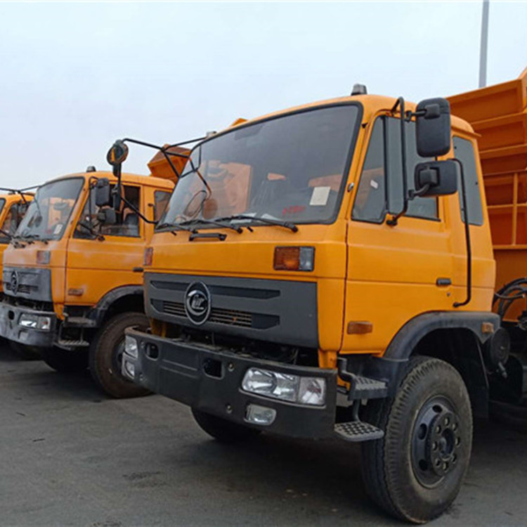 環(huán)??萍?0方豬場(chǎng)糞肥收集車施工團(tuán)隊(duì)